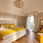 Luxury Regia With Swimming Pool