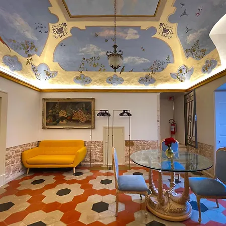 Suite-regia Domus بيت ضيافة Sovereto