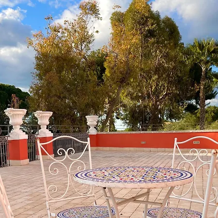 بيت ضيافة Suite-regia Domus Sovereto